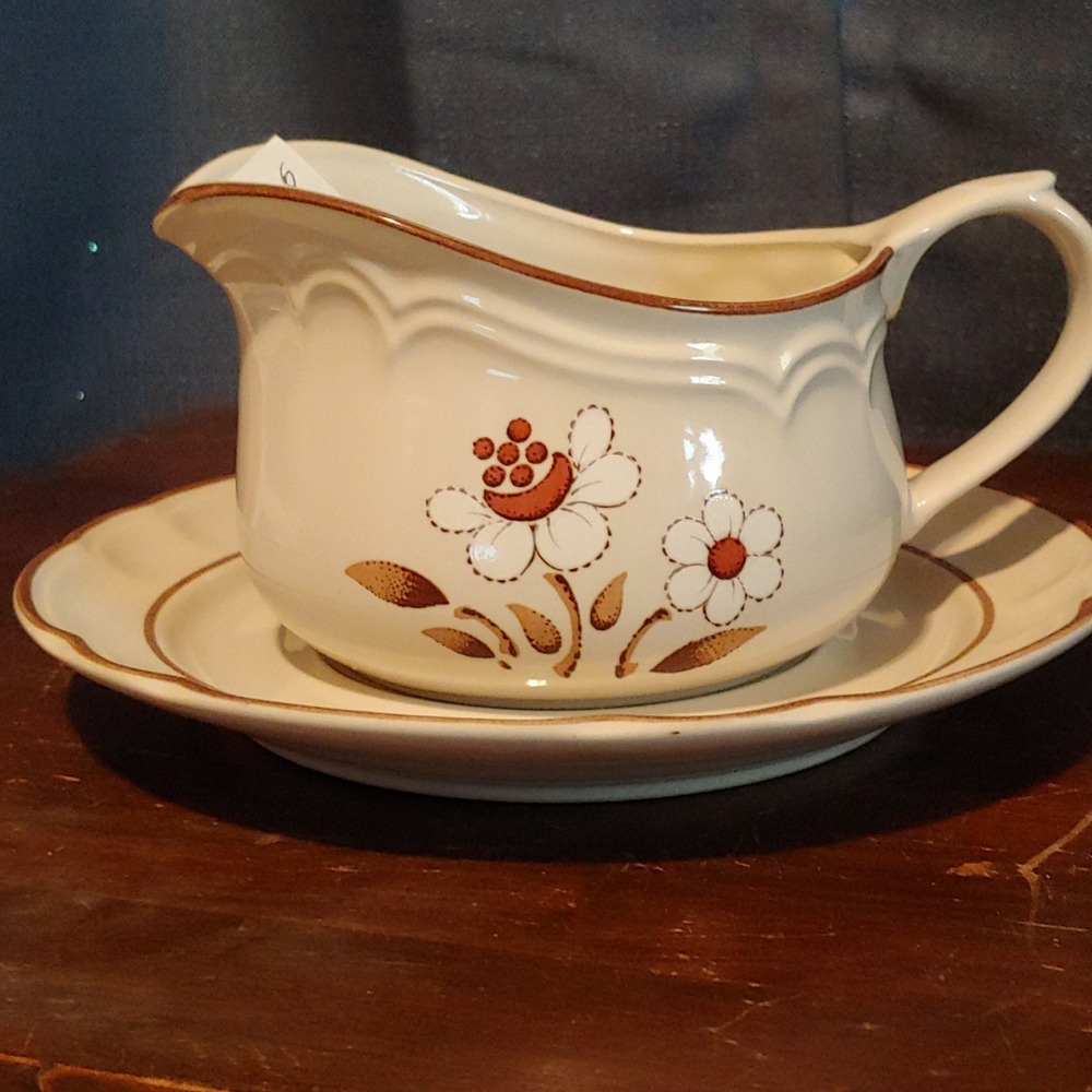 Gravy Boat & Saucer